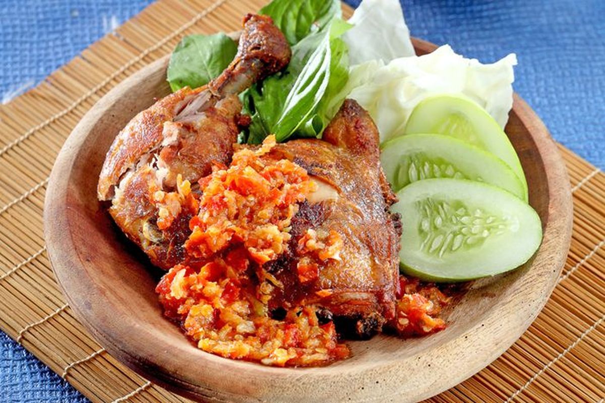 Ayam Penyet Viral, Porsi Banyak Harga Hemat